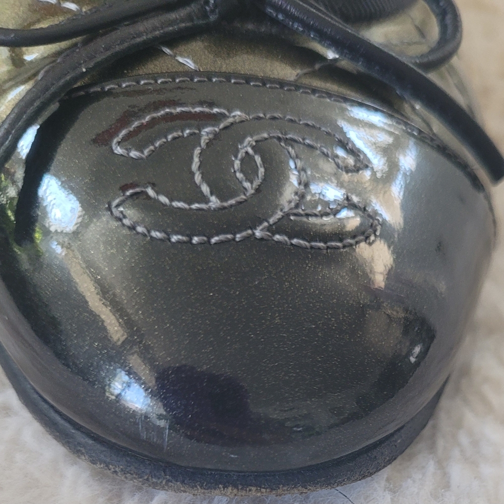 Chanel Black and Gold Women's Ballet Flats - Picture 7 of 9